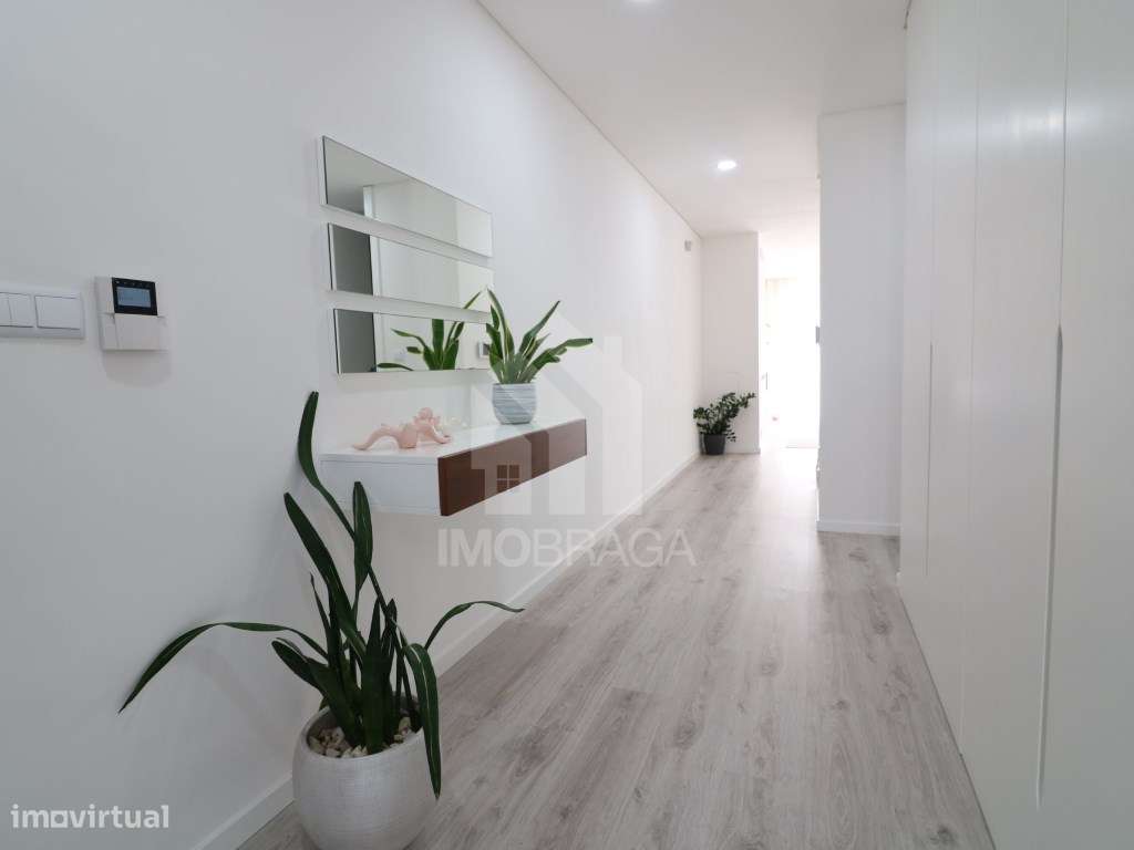 Venda Moradia Banda T3, em Esporões, Braga-8