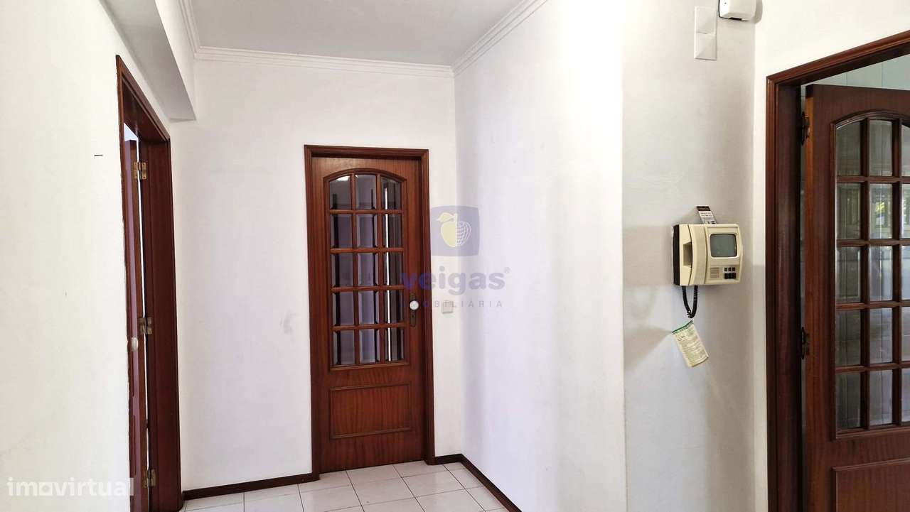 Apartamento T3 com garagem e elevador no Planalto, Leiria - Grande imagem: 4/27