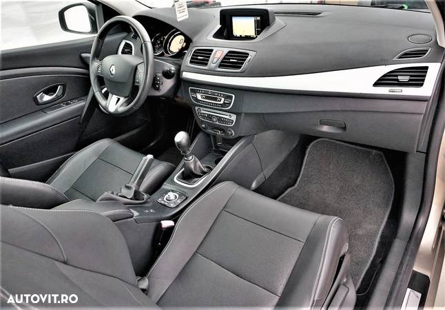 Renault Megane III Coupe 1.9 dCi - 13