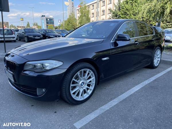 BMW Seria 5 525d Aut. - 9