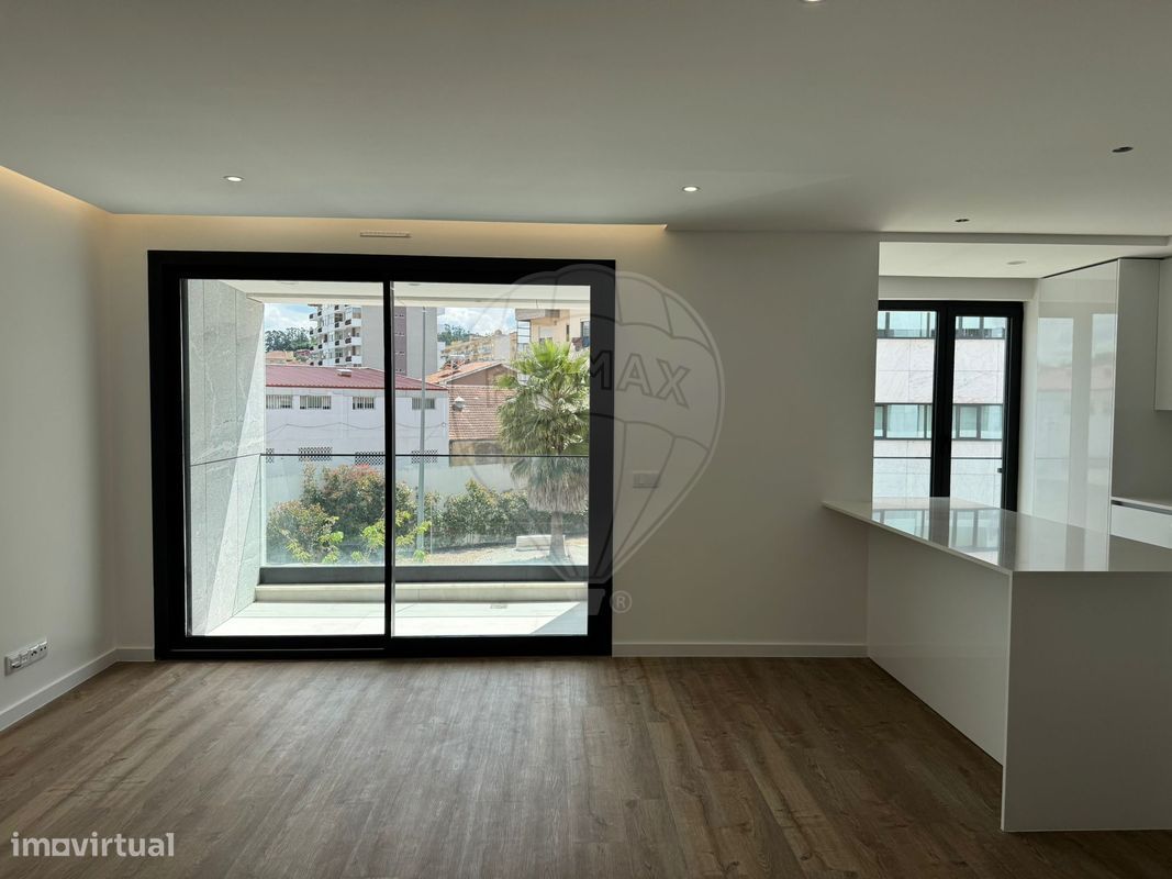 Apartamento T2 para arrendamento - Grande imagem: 1/21
