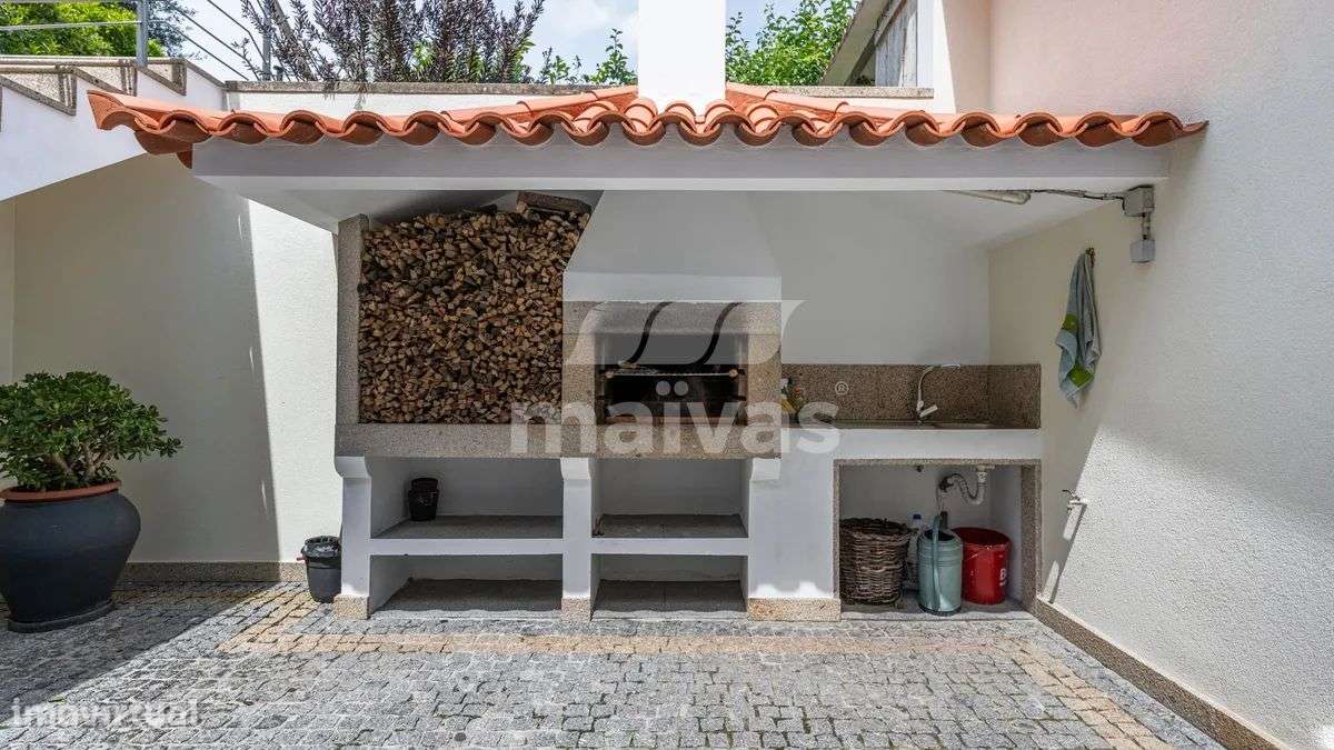 Moradia Gaveto T4-33