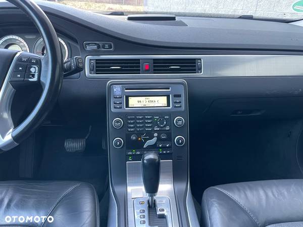 Volvo V70 D3 Geartronic Summum - 11