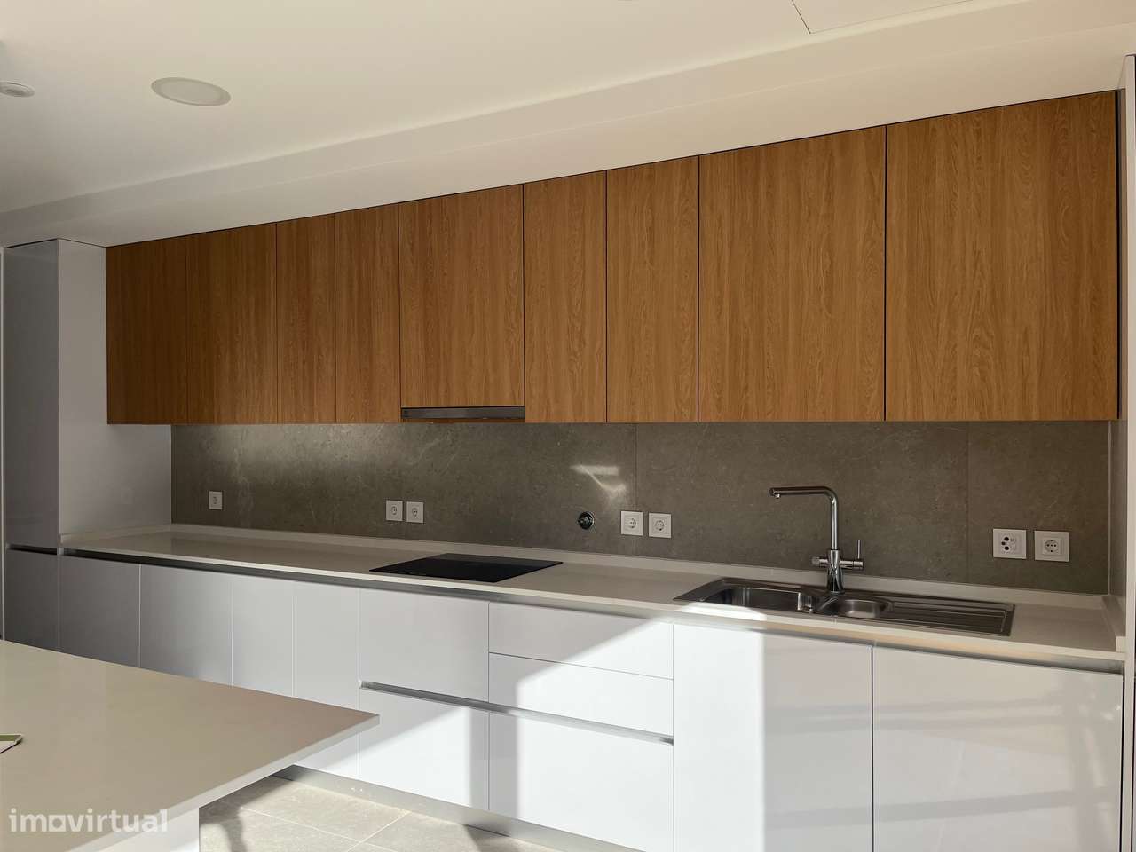 Apartamento T3 NOVO com excelente exposição solar, moderno - Grande imagem: 4/19