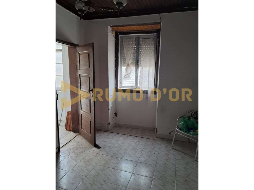 T2 com logradouro para remodelar- Zona GNR-5