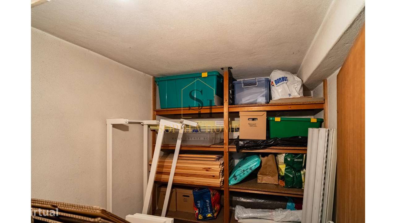 T2 c/ terraço e box, em Mafamude-22