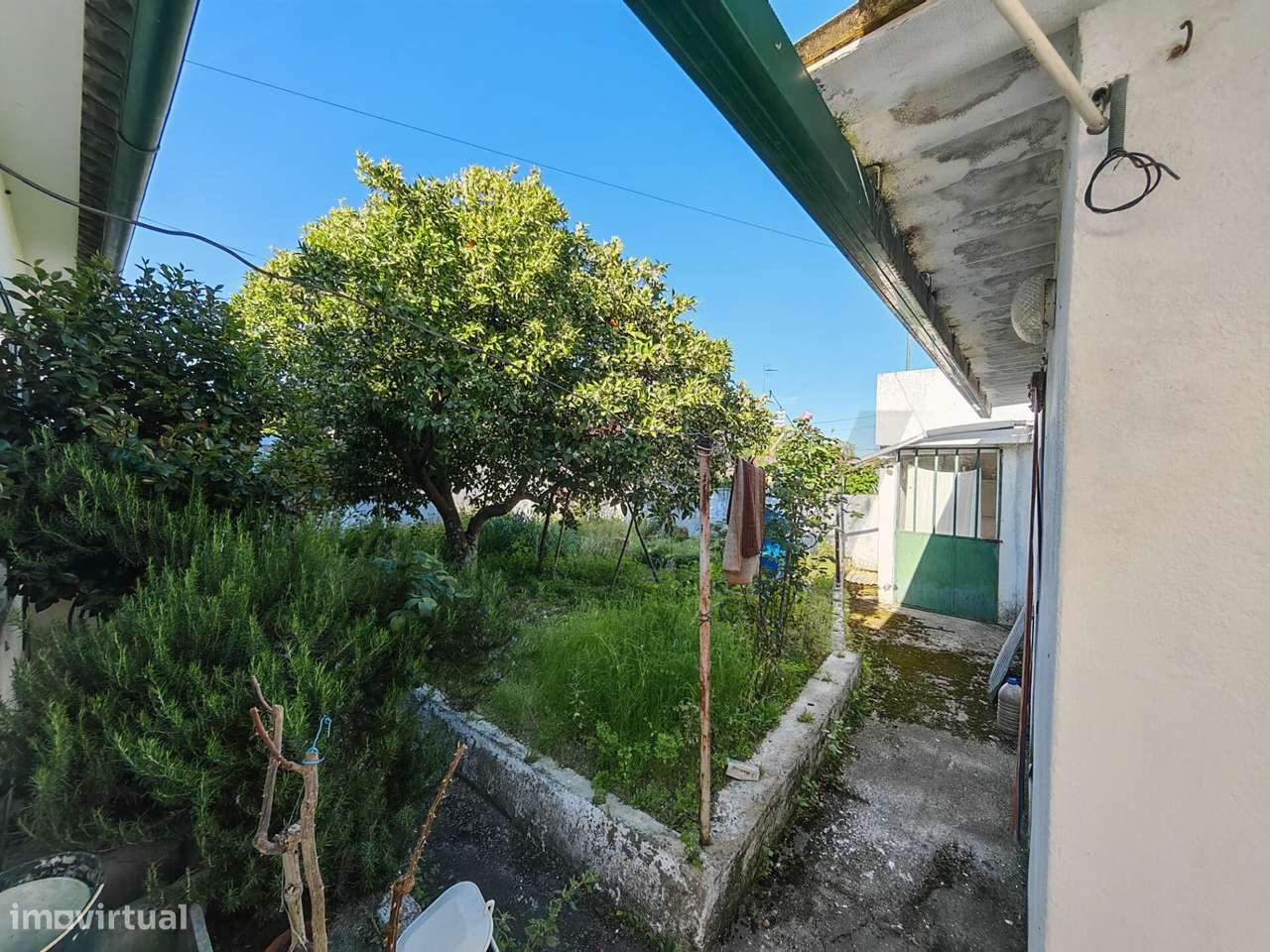 Moradia T3 no Tramagal, numa prestigiada localização da vila-22