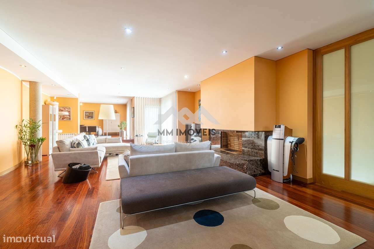Moradia T6 | Braga | Isolada | Piscina | 1 000m2 | Terraço | Jardim |-5