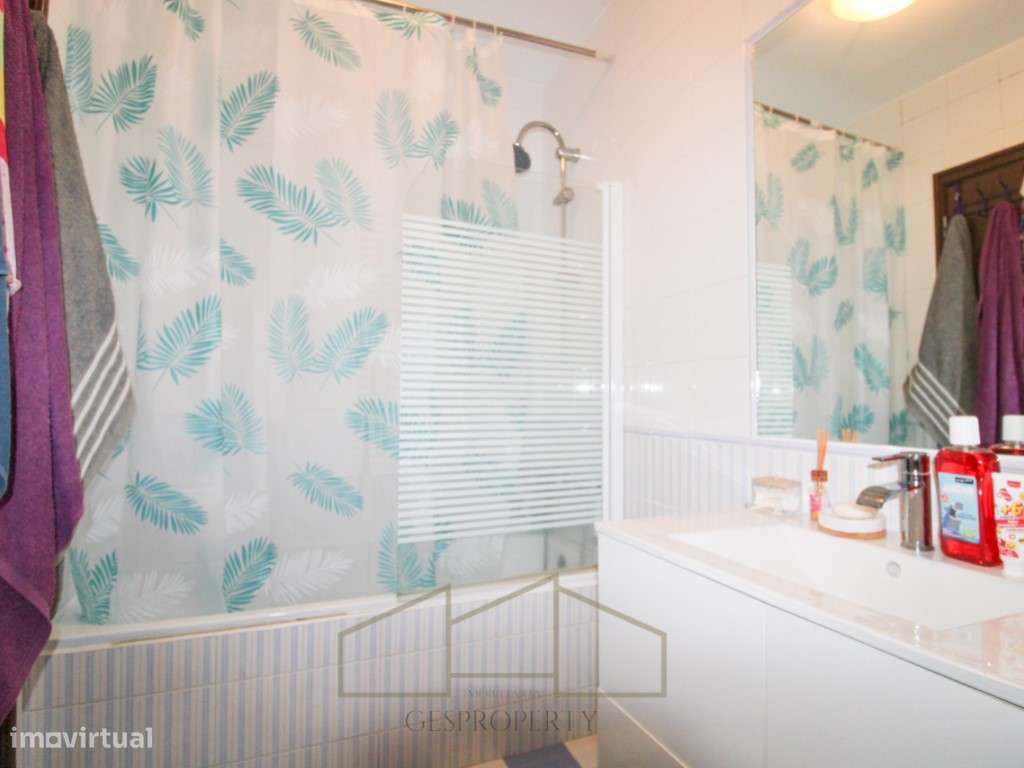 Apartamento T3 no Laranjeiro-13