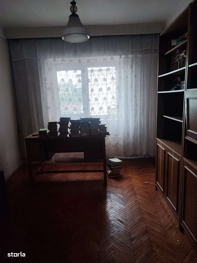 Apartament cu 3 camere decomandat zona Centru Gara bloc cadre  1990-6