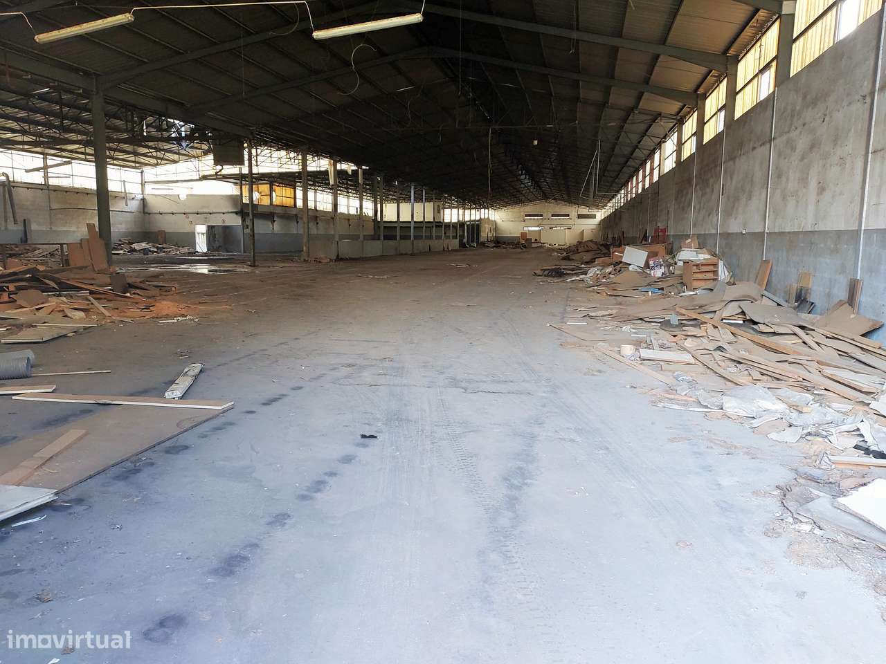 Armazém à venda , zona industrial de vilar dos prazeres - Grande imagem: 2/8