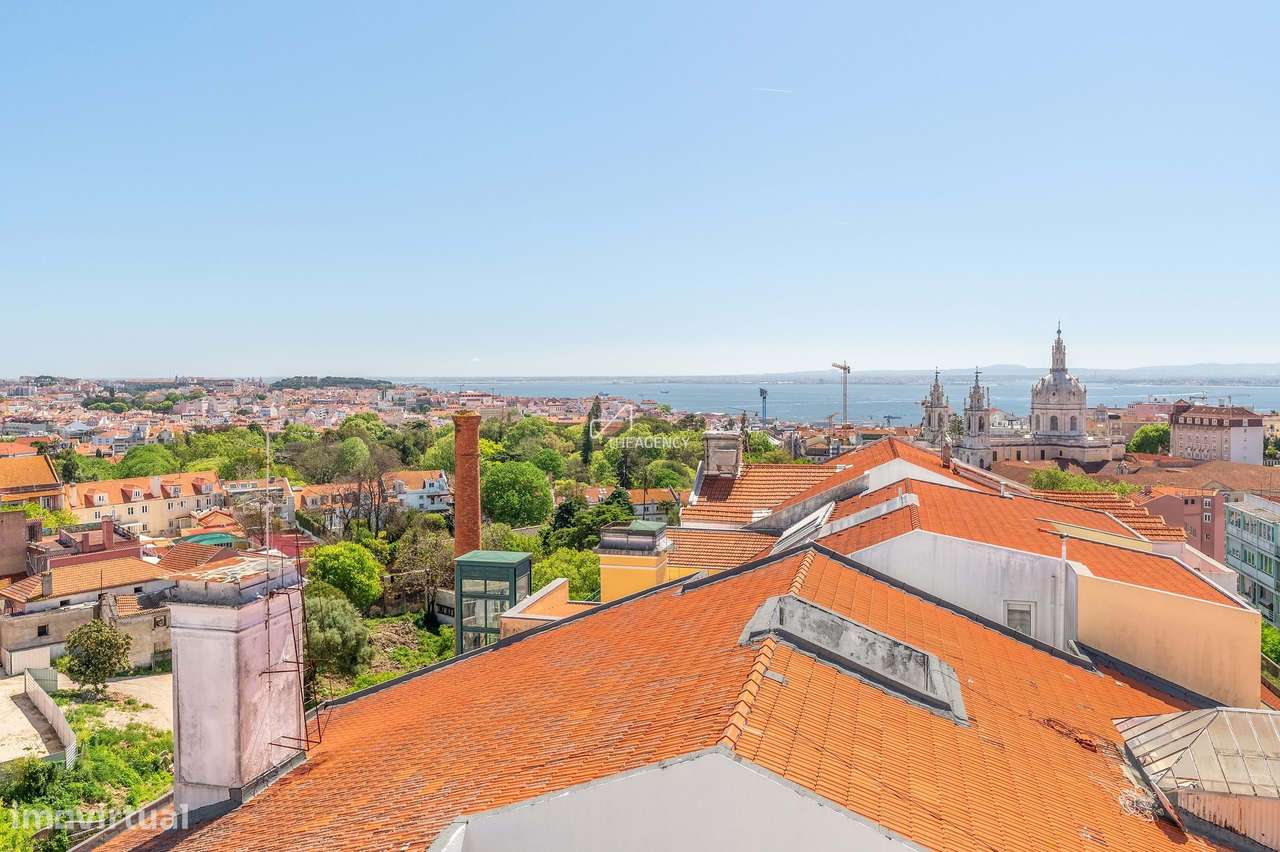 T2 com Vista Rio, Garagem e Terraço Comum – Campo de Ourique - Grande imagem: 2/28