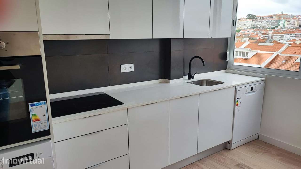 T4 Totalmente Remodelado na Amadora-0