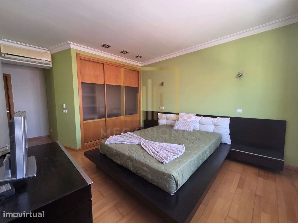Moradia T5 com piscina + Apartamento T3, em centro de Lagoa (Algarve)-32