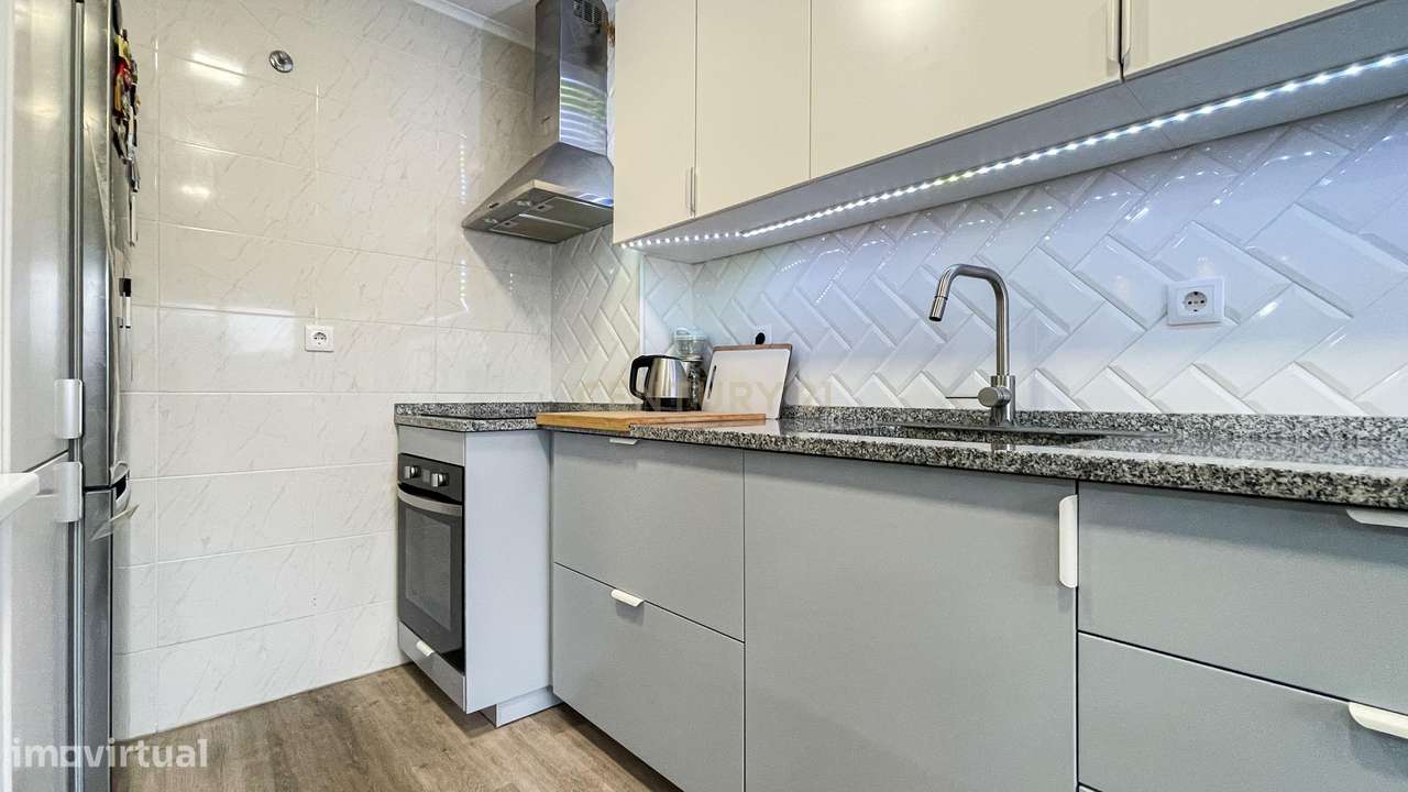 Apartamento T2 Remodelado - Agualva-3