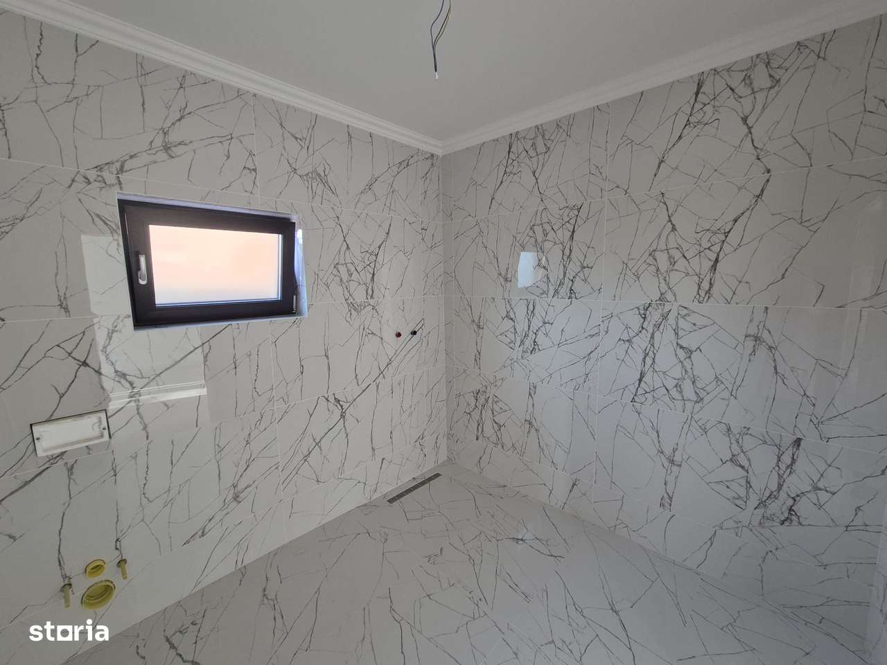 Vilă elegantă 4 camere+garaj, finisată, teren 611 mp,  comision 0-11