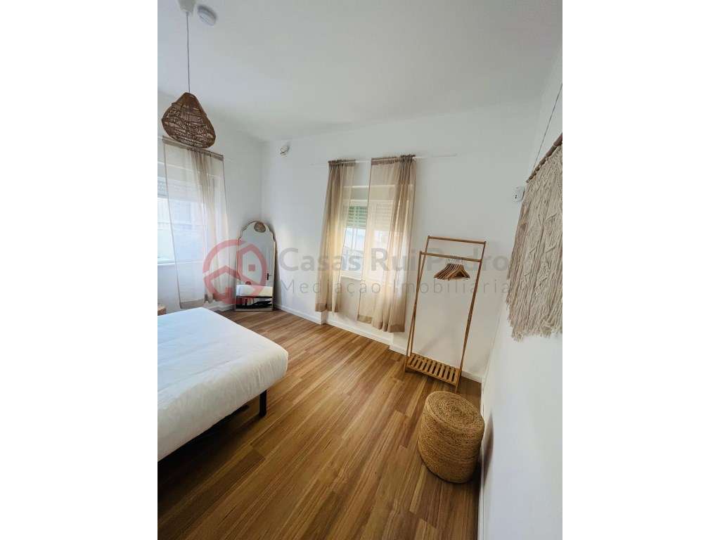 Moradia de 3 pisos com elevado potencial na Costa da Caparica apena...-19
