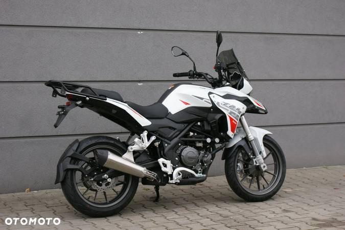 Benelli TRK 251 - 4