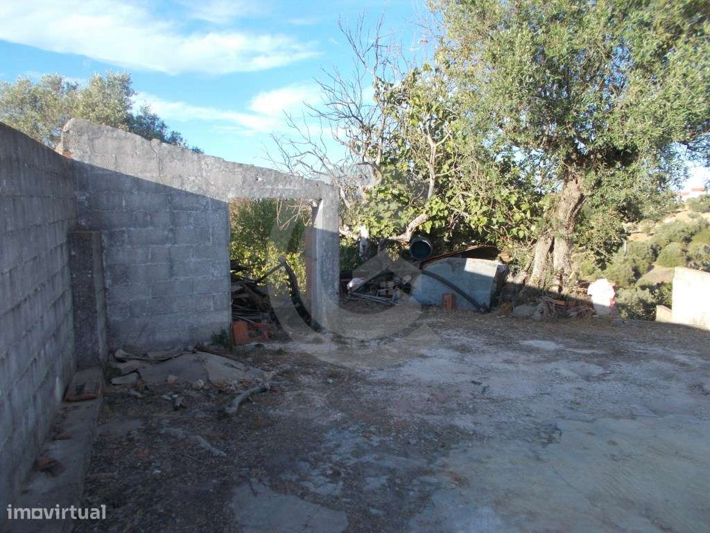 Moradia para recuperar - Grande imagem: 3/7