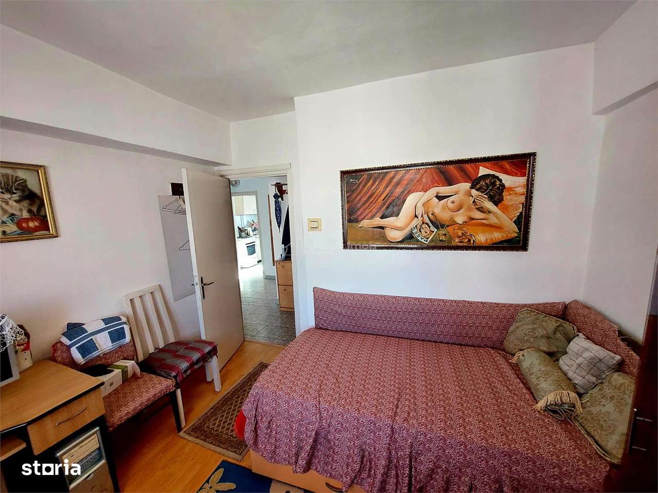 3 camere,decomandat, CENTRU - Str. Victoriei, etaj 3-3