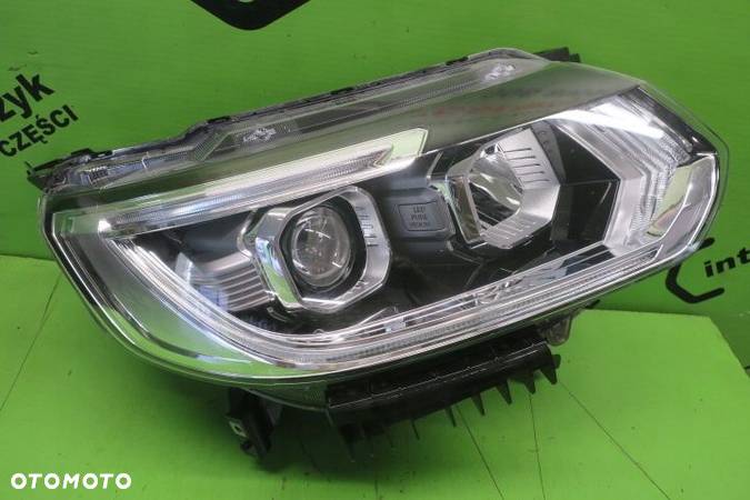 RENAULT ALASKAN REFLEKTOR PRAWY FULL LED ŁADNY - 1