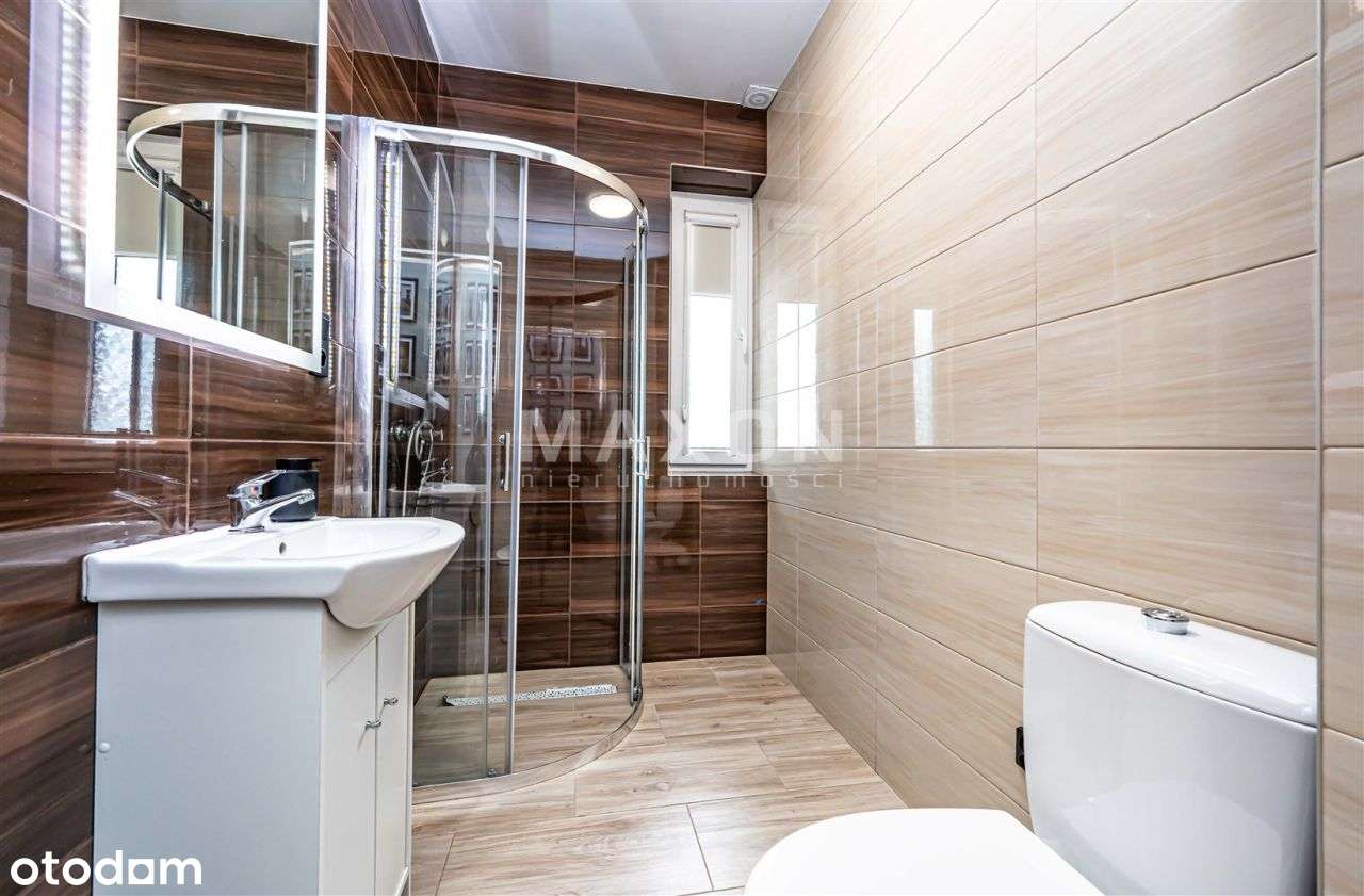 Dom w spokojnej i cichej okolicy-11