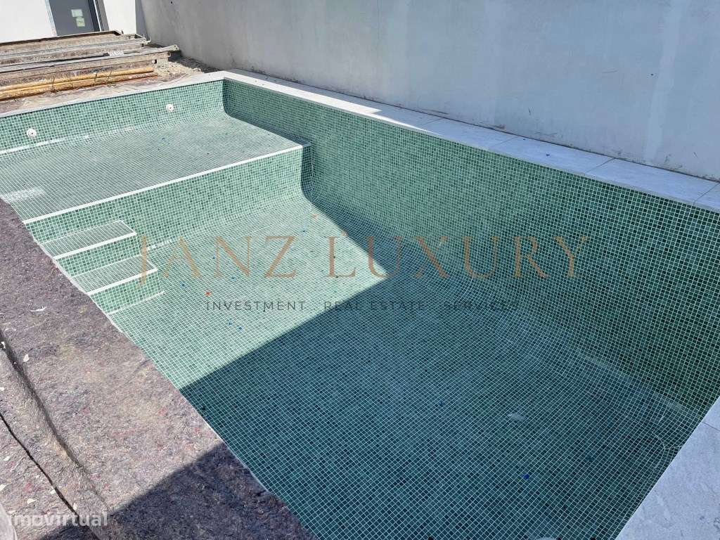 Moradia Térrea T4 com Piscina e Jardim em Fernão Ferro-25
