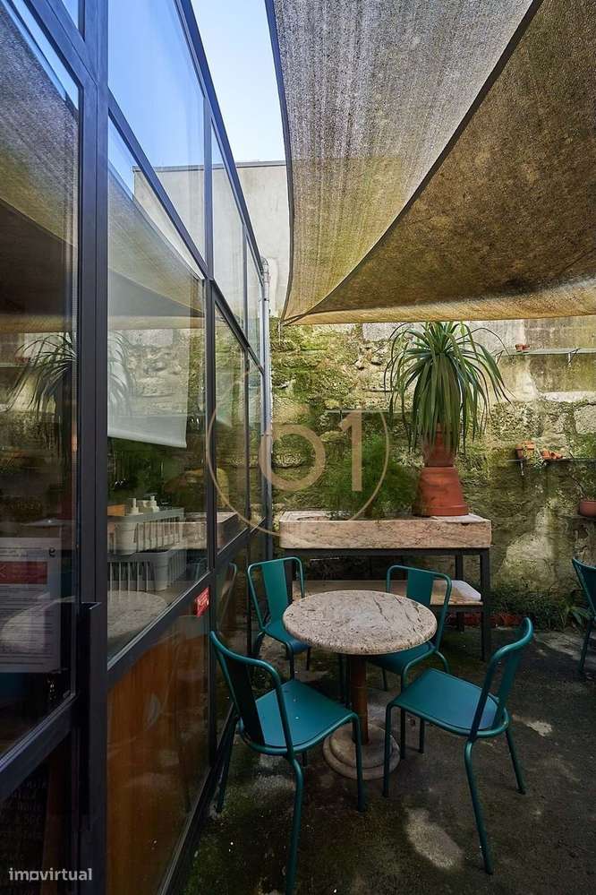 Loja na Travessa de Cedofeita para venda-8