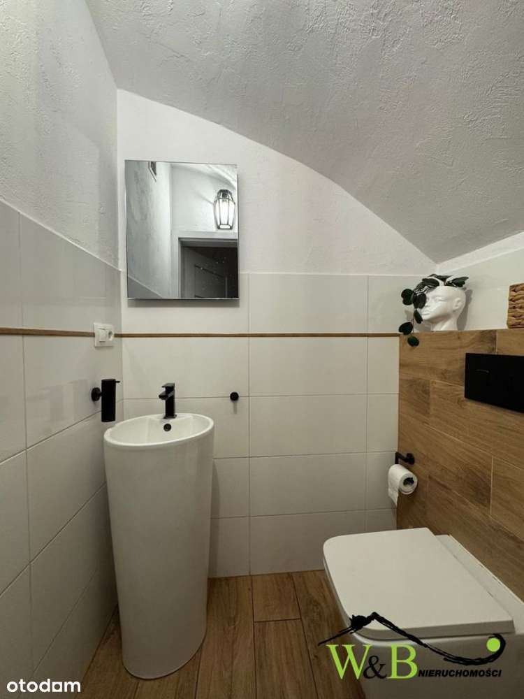 Gotowy do zamieszkania dom blisko centrum.-16