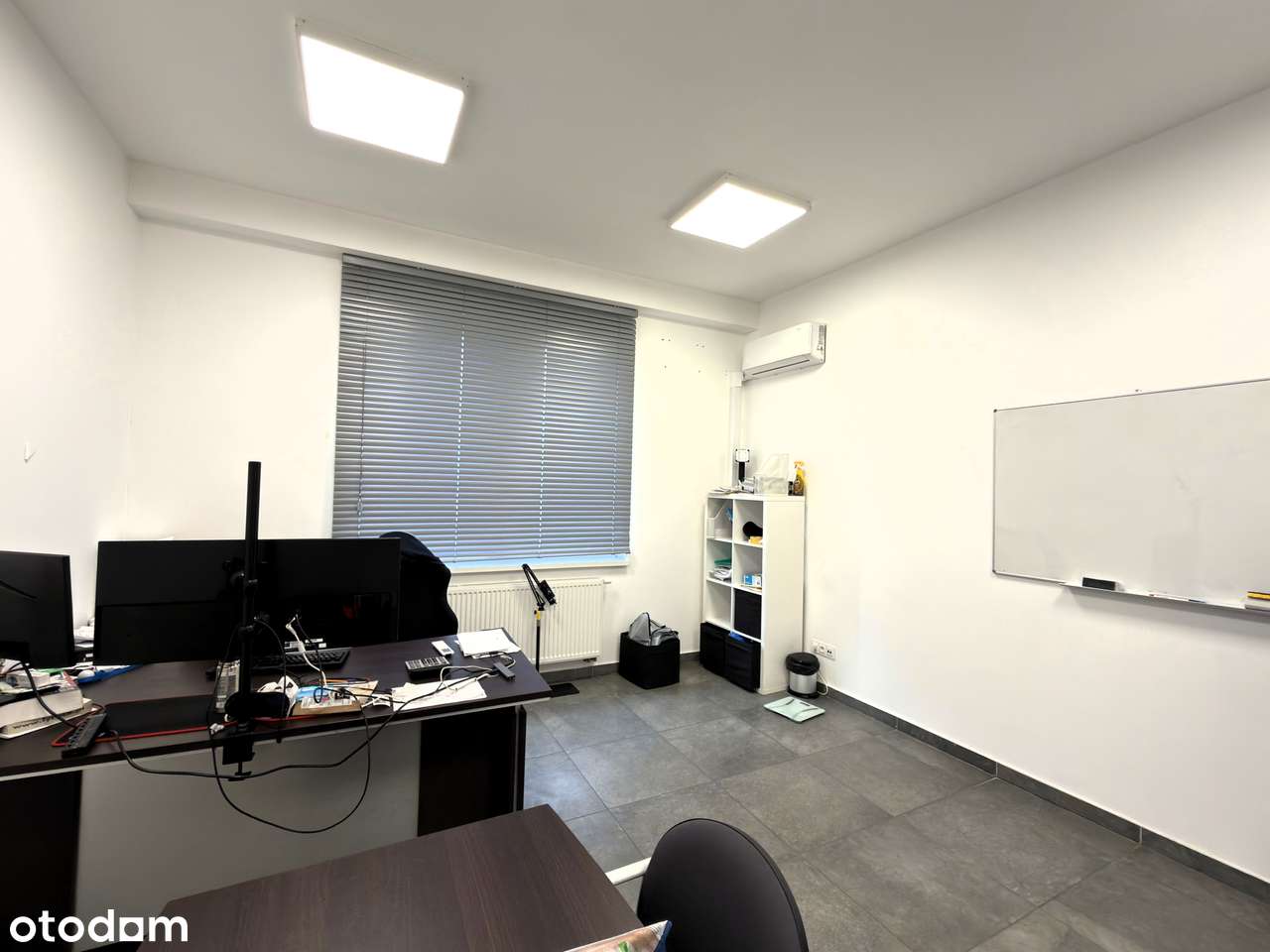 Nowoczesny kompleks produkcyjno-magazynowy z biurami i halą-18