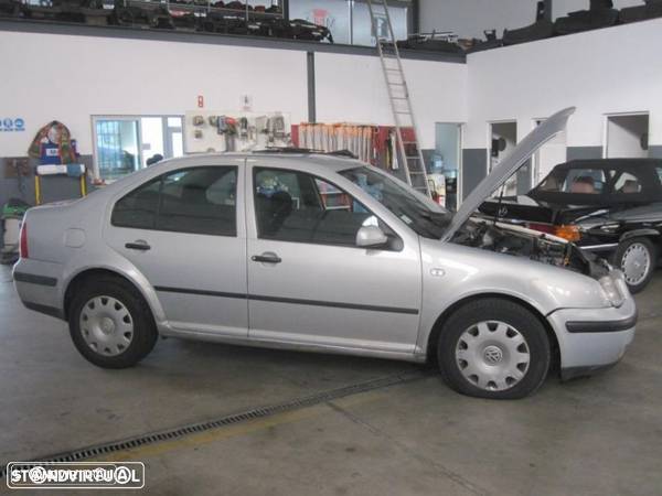 VW Bora 1.9 TDI 1999 para peças - 3