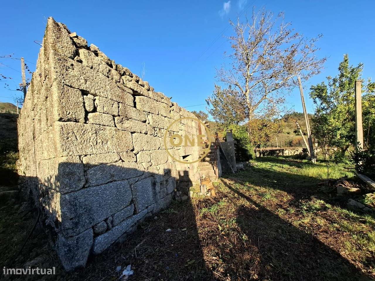Terreno com Moradia em Pedra p/Restauro em Valdreu - Grande imagem: 5/26