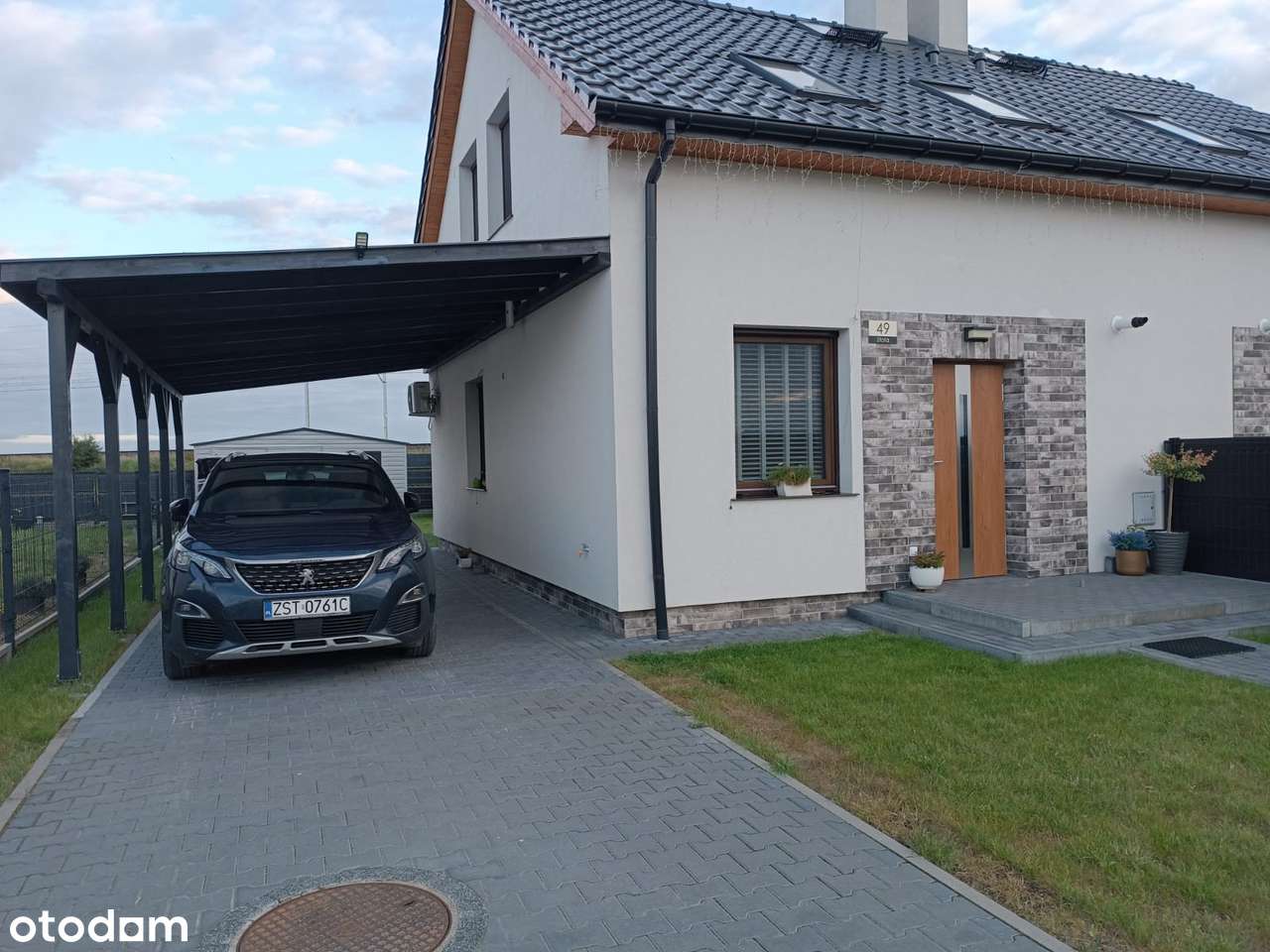 Nowoczesny dom w zabudowie bliźniaczej Grzędzice - Pełny obrazek: 1/17