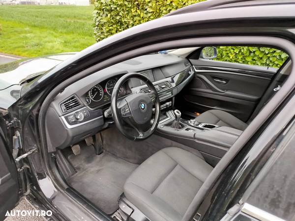 BMW Seria 5 520d Touring - 4