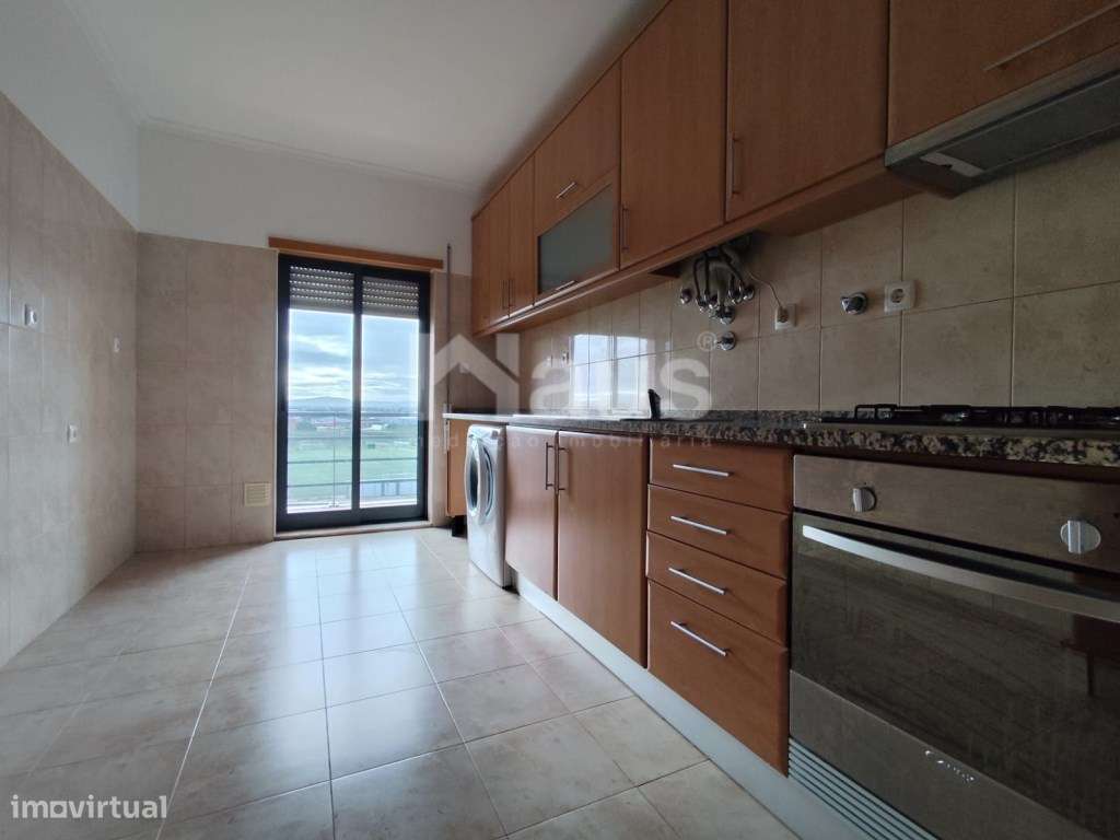 T2 com parqueamento e arrecadação - Grande imagem: 4/17