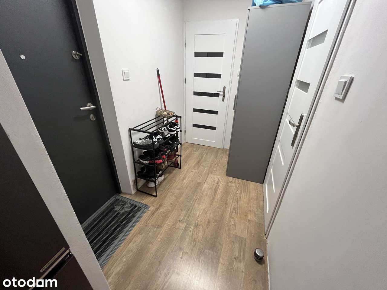 3 pok z balkonem po kapitalnym remoncie na I piętrze z wyposażeniem!-9