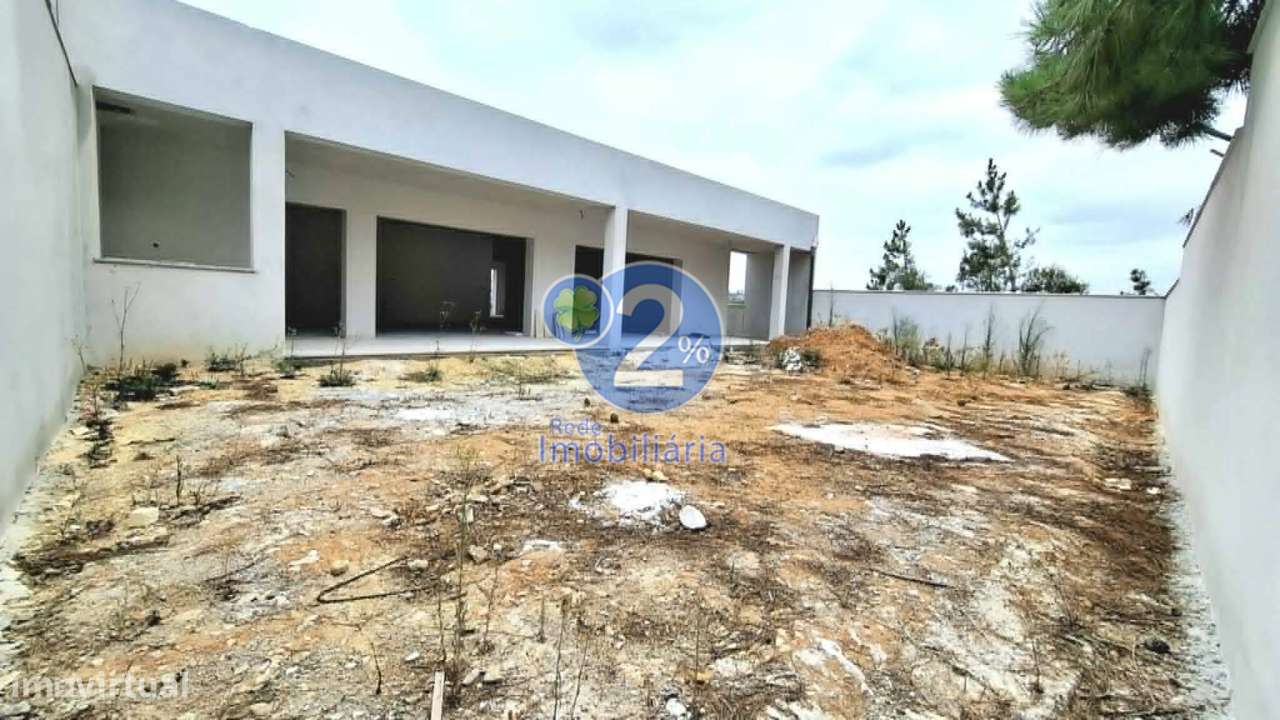 Moradia T3+1 em construção-18