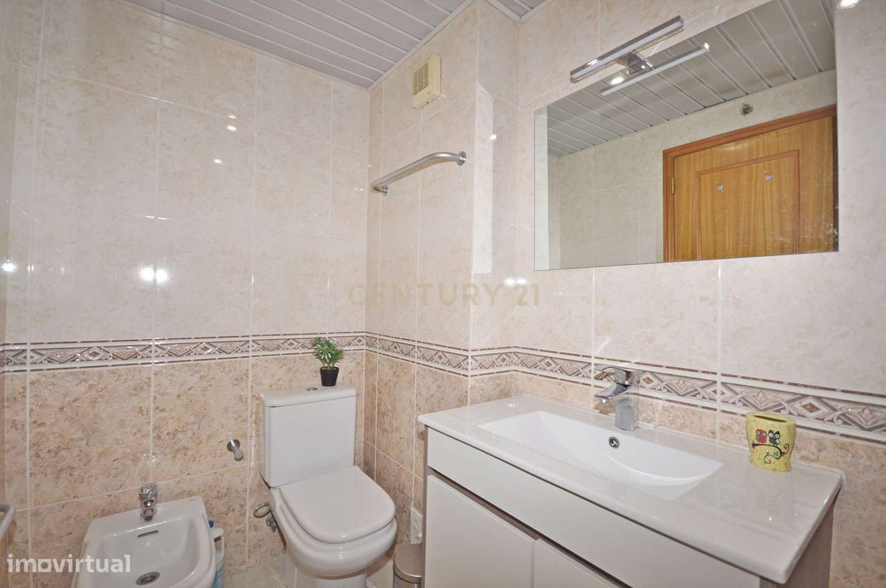 Apartamento T2 com 88m² | Paredes, Alenquer-16