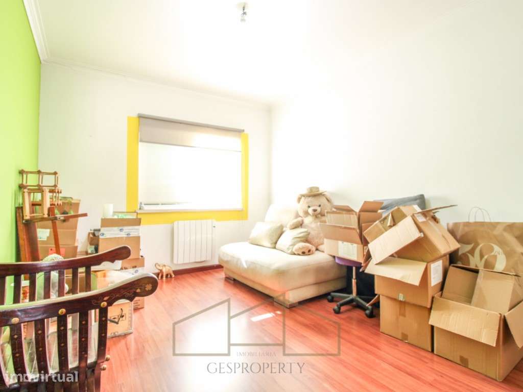 Moradia T3 nos Foros da Amora-20