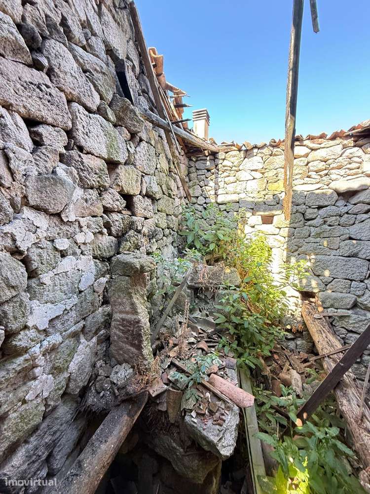 Moradia Devoluta, Viseu, Vouzela, Queirã - Grande imagem: 5/10