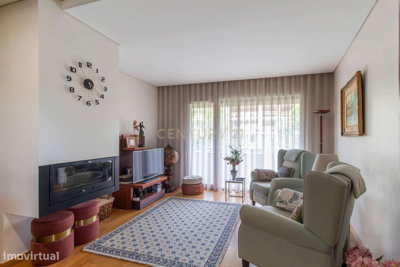 Apartamento T2 em Oliveira do Douro, Vila Nova de Gaia-0