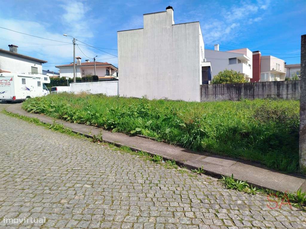 Lote de gaveto para construção de moradia em Nogueira em Braga - Grande imagem: 5/28