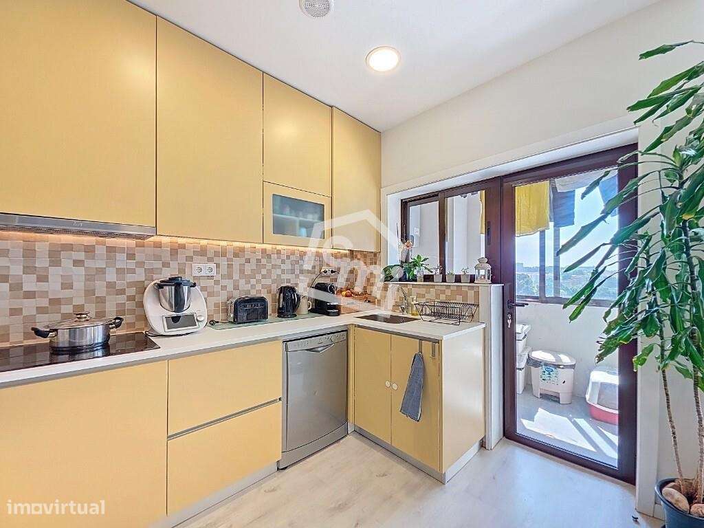 T2 Renovado com 100m2 de área útil no Centro de Matosinhos-12