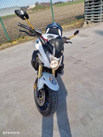 Honda Hornet - 4