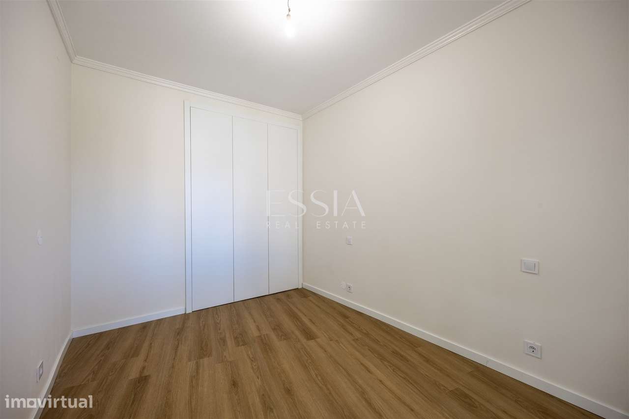 T1+1 Remodelado com Conforto e Localização Central em Vila do Conde-9