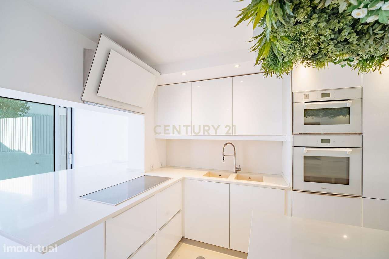 Moradia T6 com Piscina - Charneca de Caparica-9