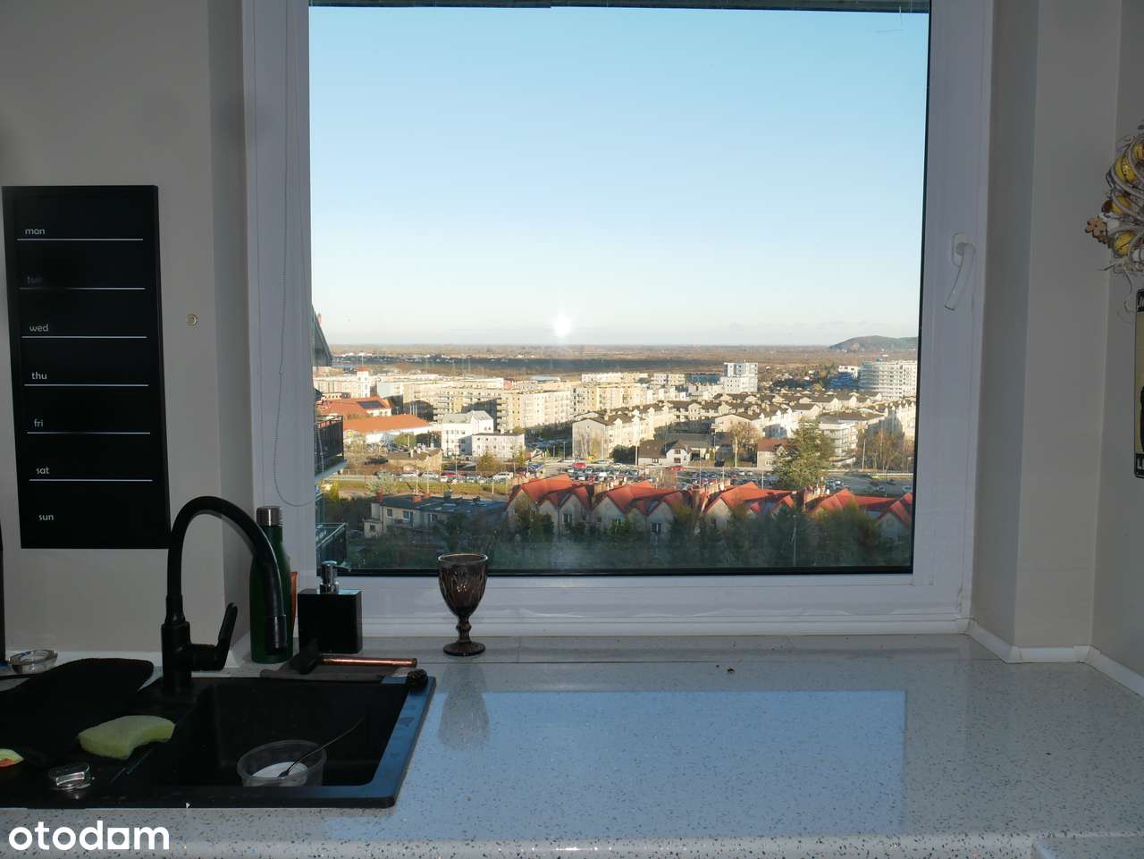 Reda-na sprzedaż  eleganckie  mieszk. 3 pok.+ kom.lok.+ m. w hali g.-8