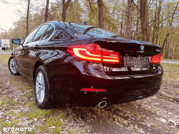 BMW Seria 5 520d Luxury Line - 4