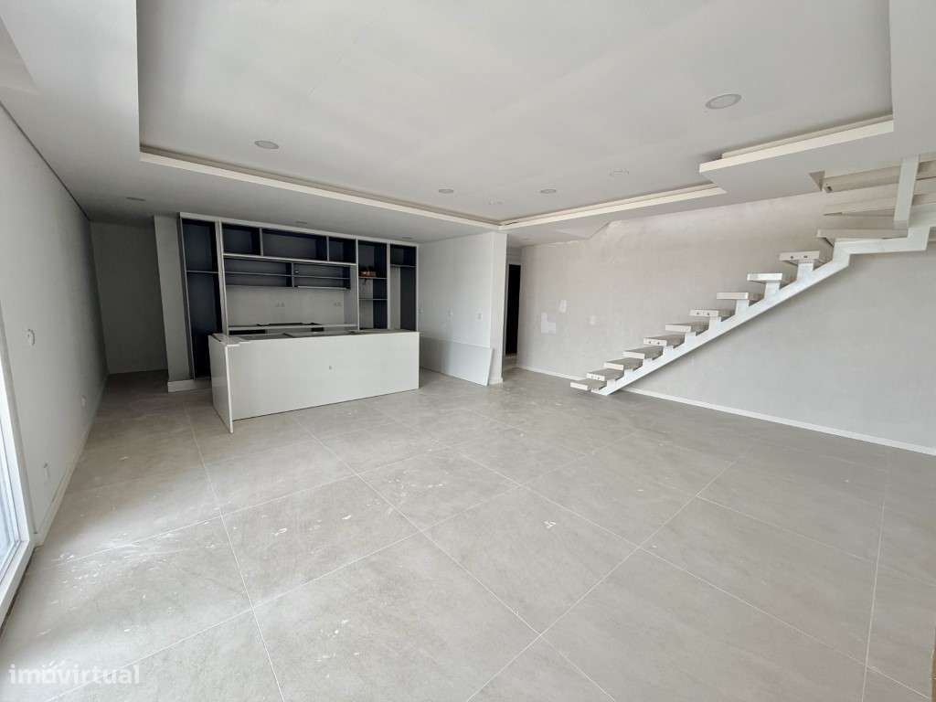 Apartamento Duplex T3 com Openspace de 73 m2 e Garagem-10
