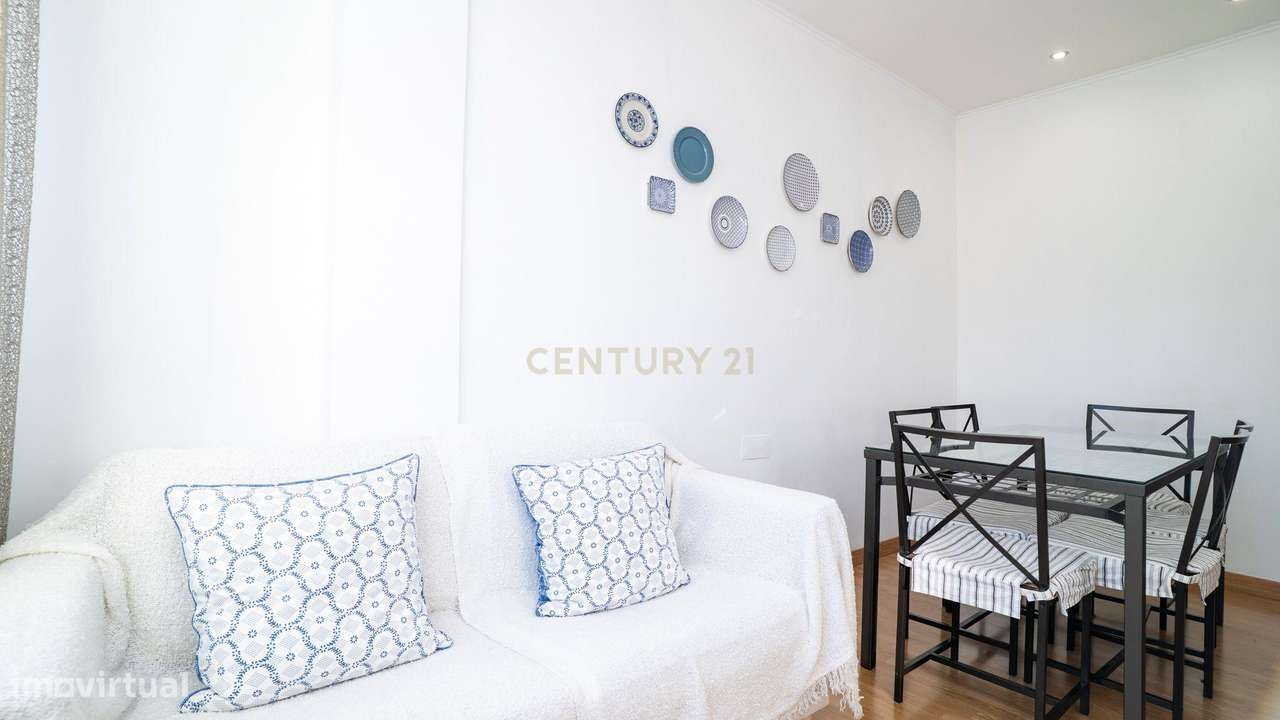 Apartamento T2 + 1* - Remodelado, em Queluz-5